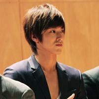 帅气简单男生头像