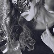 霸气伤感抽烟女生头像