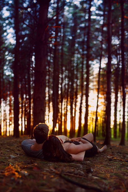 海边夕阳唯美情侣图片，这就是所谓的幸福！