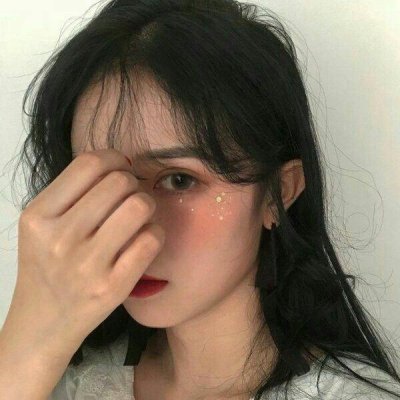 好看的微信头像女伤感，伤感时默默遐想！