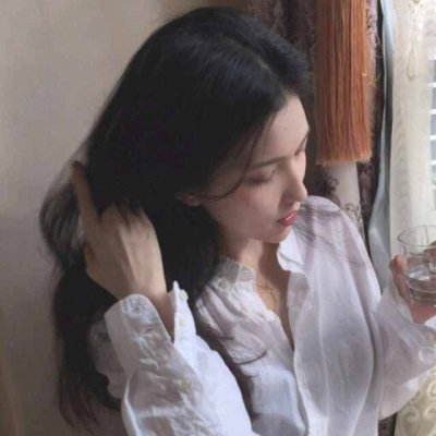 好看的微信头像女伤感，伤感时默默遐想！