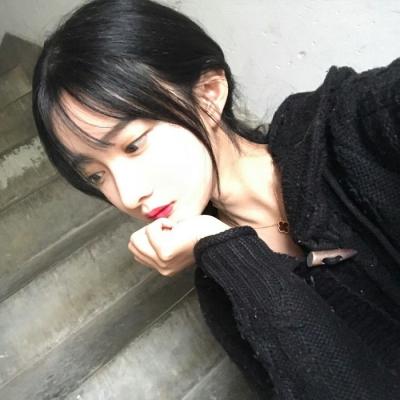 好看的微信头像女伤感，伤感时默默遐想！