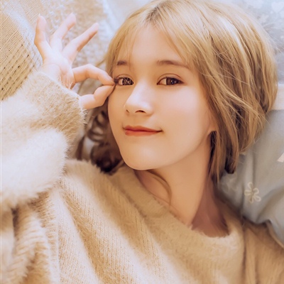 唯美可爱的多人姐妹头像_拍照爱嘟嘴的可爱女生