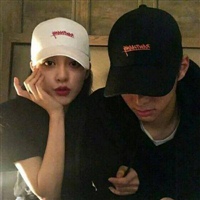 2020最潮情侣头像两张一左一右