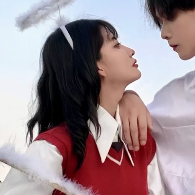 情侣头像一左一右配对真人(精选10张)