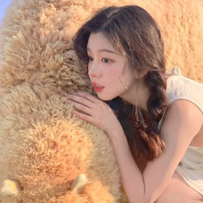 简单干净好看微信头像阳光女孩