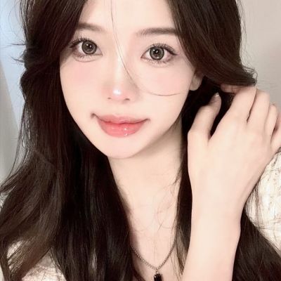 简单干净好看微信头像阳光女孩