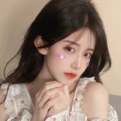 简单干净好看微信头像阳光女孩