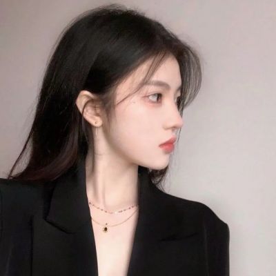 简单干净好看微信头像阳光女孩