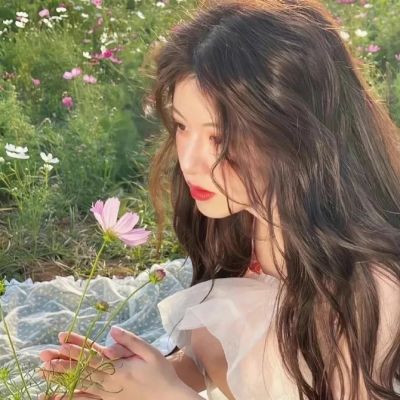 简单干净好看微信头像阳光女孩