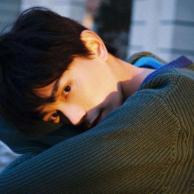 成熟大叔男人味十足微信头像(精选10张)