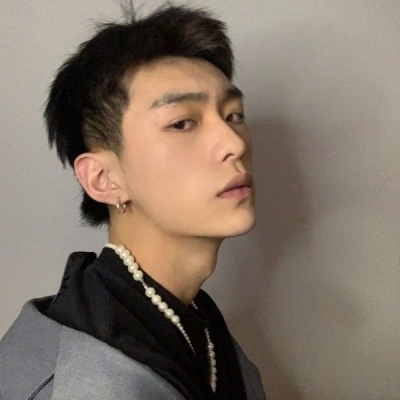 成熟大叔男人味十足微信头像(精选10张)