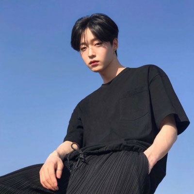 好看的简约高级感头像男(精选10张)