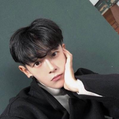 好看的简约高级感头像男(精选10张)