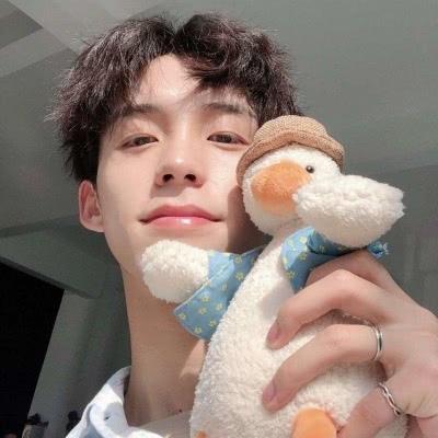 男生头像简单耐看温暖有力(精选10张)