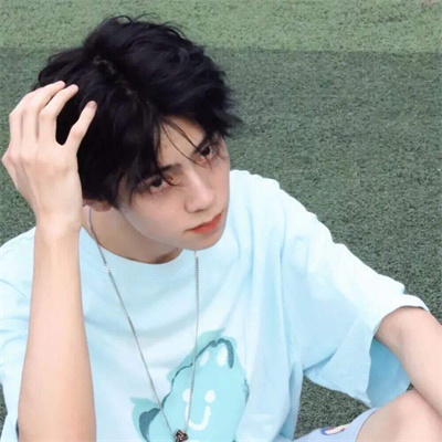 男生头像简单耐看温暖有力(精选10张)