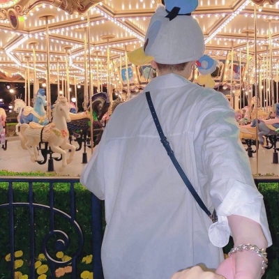 超级隐蔽的情侣头像一人一个(精选12张)