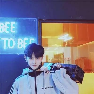 超级隐蔽的情侣头像一人一个(精选12张)