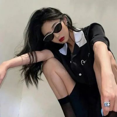 30一40岁女人微信头像(精选12张)