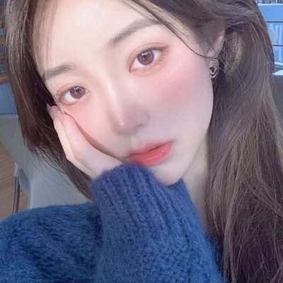 ins风雾霾蓝治愈系女生头像(精选10张)