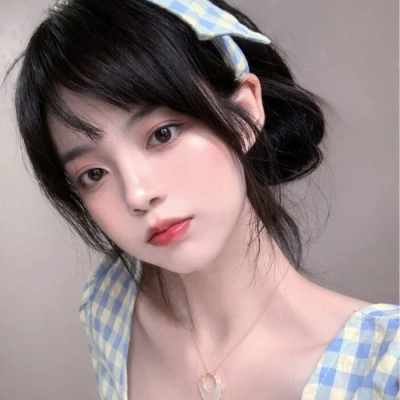 ins风雾霾蓝治愈系女生头像(精选10张)