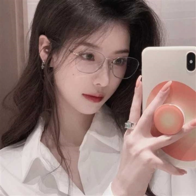 超有氛围感的女生头像(精选10张)