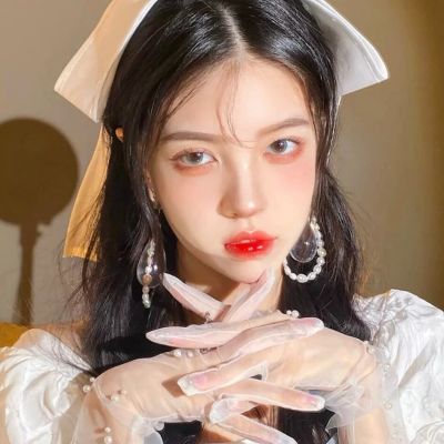 超有氛围感的女生头像(精选10张)