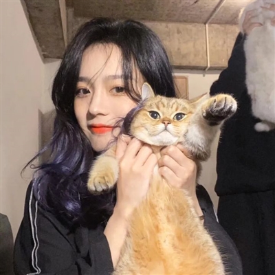 好看又小众的女生头像(精选12张)