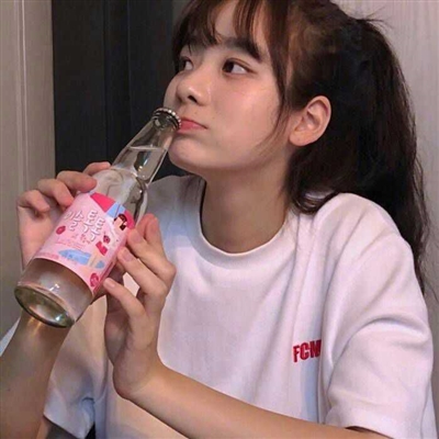 高颜值女生头像(精选12张)