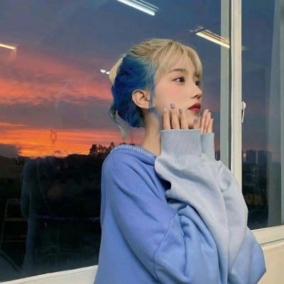 清新蓝色森系女生头像(精选10张)