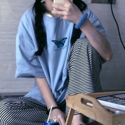 清新蓝色森系女生头像(精选10张)