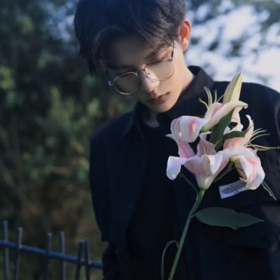 30岁到40岁的男人微信头像(精选12张)