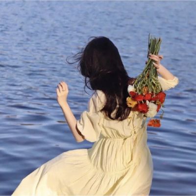 2023最流行洋气头像女背影(精选12张)