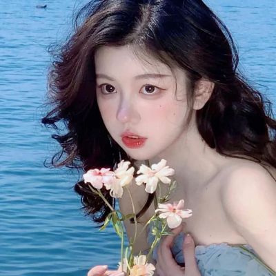 非常甜非常治愈的女生头像(精选12张)