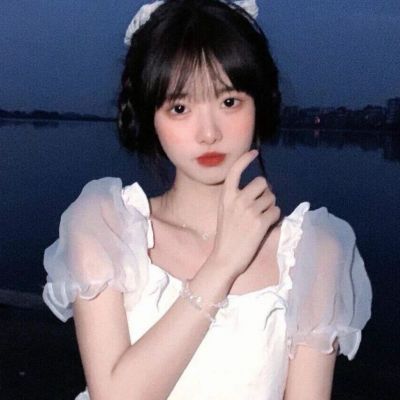 治愈系白色风格女生头像(精选12张)