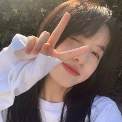 治愈系白色风格女生头像(精选12张)