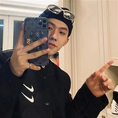 百看不厌的微信头像男生(精选11张)