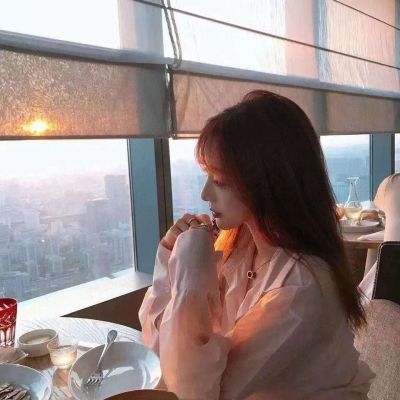 高级感情侣头像一左一右配对(精选12张)