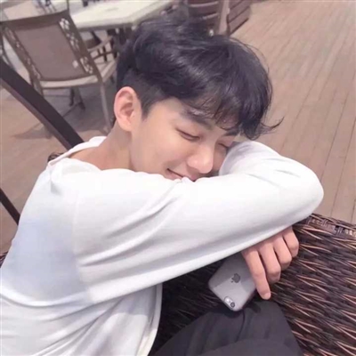 温柔干净且惊艳的头像男(精选12张)