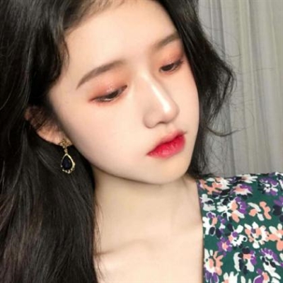 头像图片2023最火爆背影女性(精选16张)