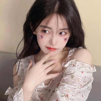 头像图片2023最火爆背影女性(精选16张)