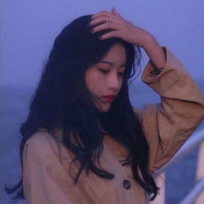 头像图片2023高冷女(精选12张)