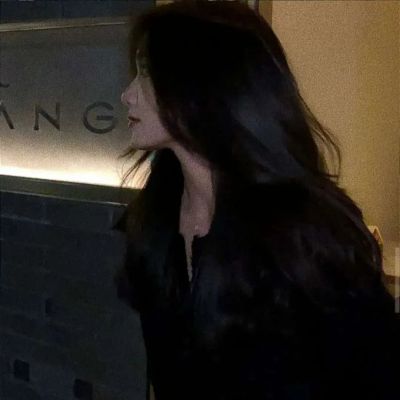 头像图片2023高冷女(精选12张)