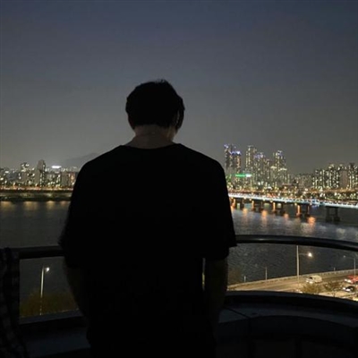 男生头像成熟气质(精选11张)