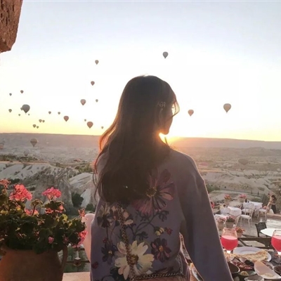 2023好看的女生头像背影(精选12张)