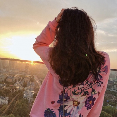 2023好看的女生头像背影(精选12张)