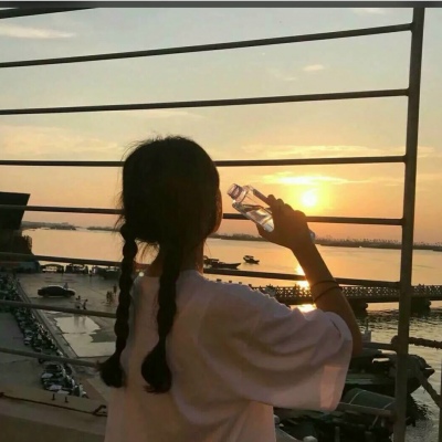 2023好看的女生头像背影(精选12张)