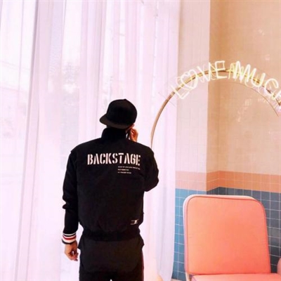 看起来毫无关系的情侣头像(精选12张)