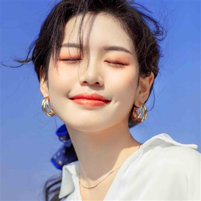 2023独特女微信头像(精选12张)