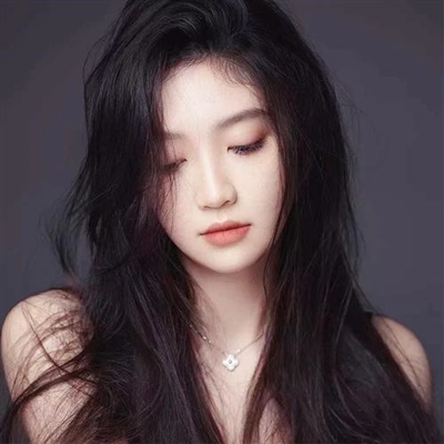 2023独特女微信头像(精选12张)